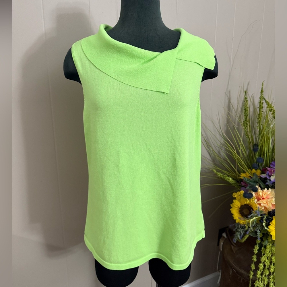 Pink Poodle • Sleeveless Collared Blouse